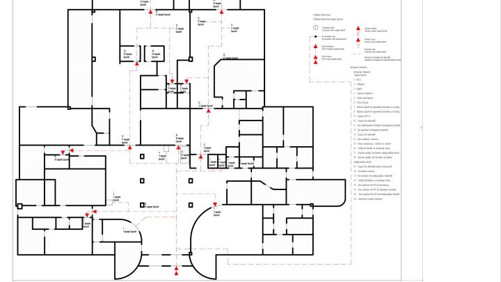 Первый этаж