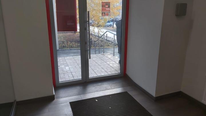 Входная группа с внутренней стороны