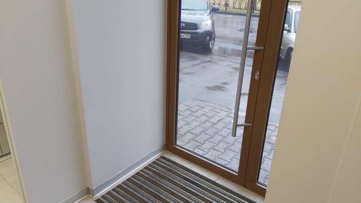 Входная группа со стороны помещения