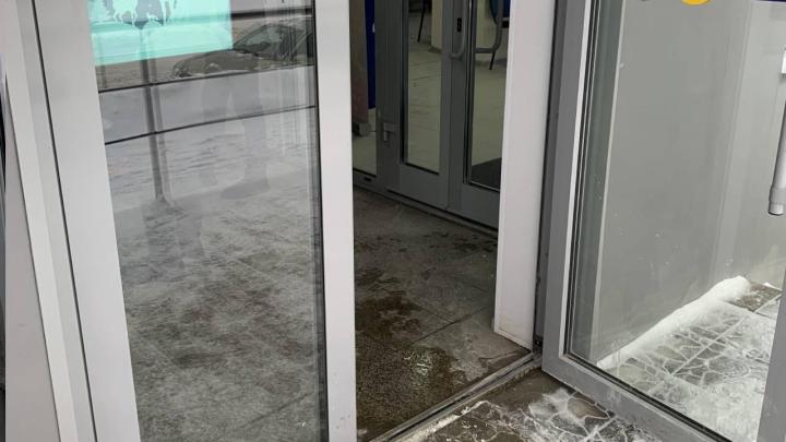 Входная группа отделения