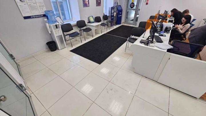 Операционный зал отделения