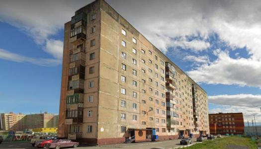 Подъезд №1 многоквартирного жилого дома в г. Оганер